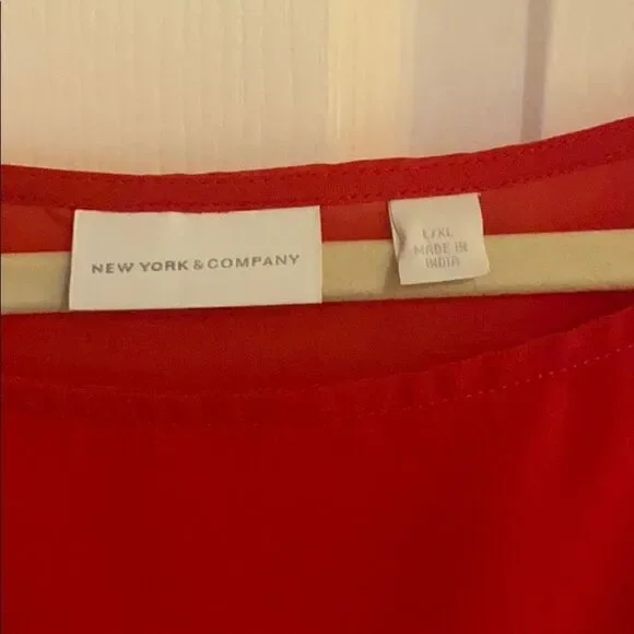 Red tunic top  - Picture 2 of 3